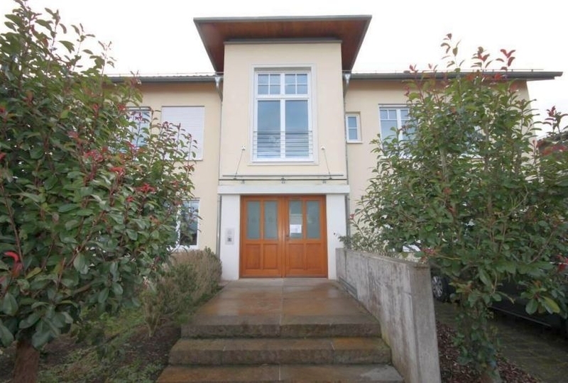 Einfamilienwohnhaus mit Büronutzung und Doppelgarage in Lorch - Bild 4