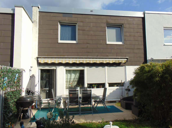 Einfamilienreihenmittelhaus, Hofraum, Garten, Garage in Höchberg - Bild 4