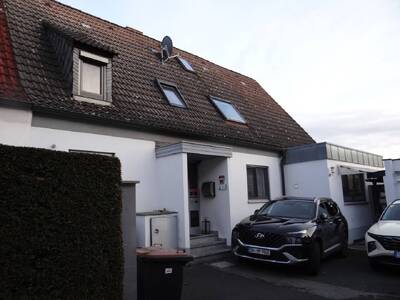 Zweifamilienhaus, Garage, Sonstiges in Schillerstraße  10, 97464 Niederwerrn - Bild 1