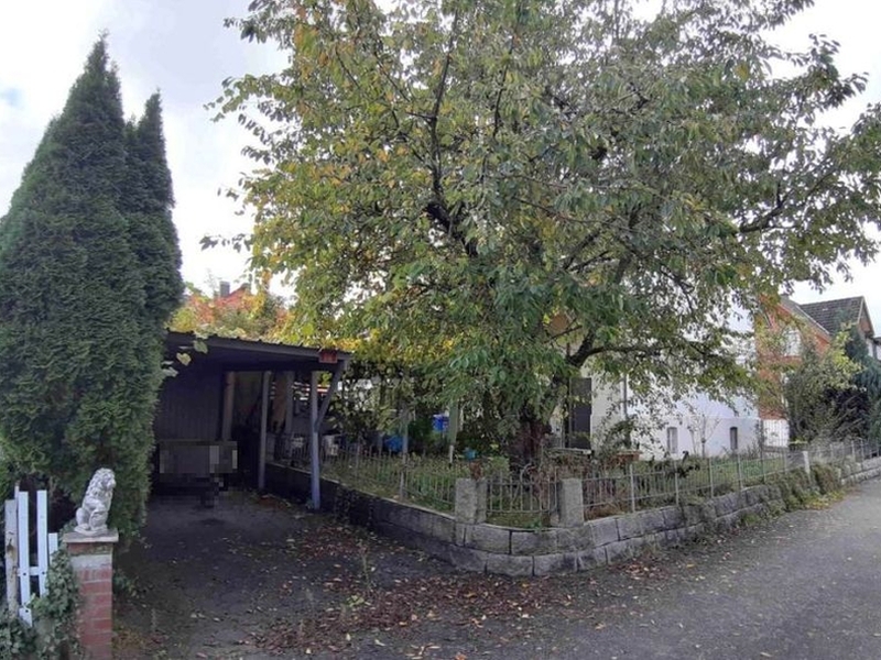 Doppelhaushälfte (Zweifamilienhaus) mit Carport in Aalen - Bild 3