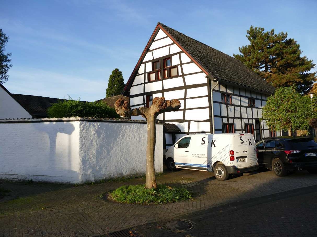 unbebautes Grundstück, Mehrfamilienhaus, Nebengebäude in Titz - Bild 3