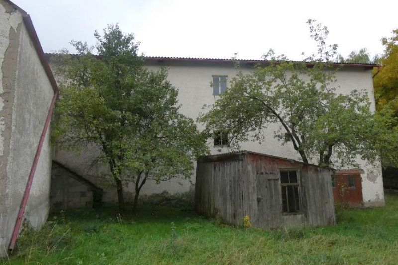 Einfamilienhaus, ehem. Wirtschaftsgebäude u.a. und Landwirtschaftsflächen in Creglingen - Bild 1