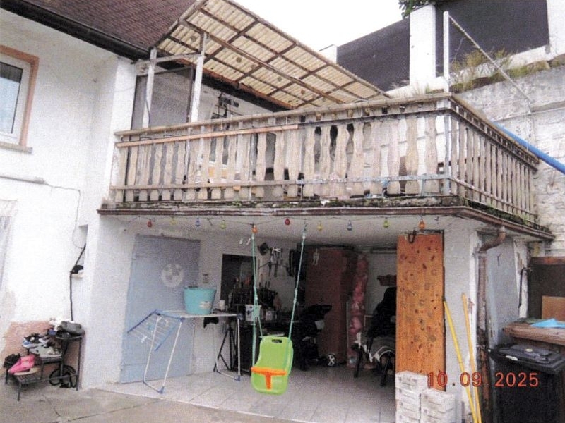 Wohnhaus und Verkehrsfläche/Weg in Helmstadt - Bild 2
