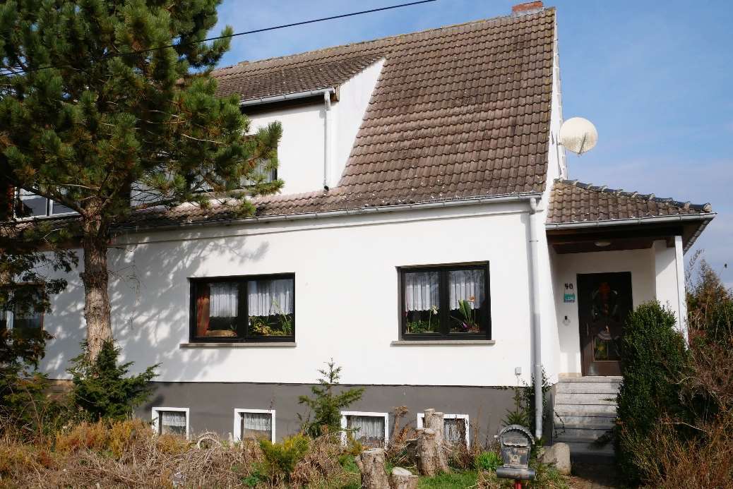Einfamilien-Wohnhaus (Doppelhaushälfte) und Garage in Greußen - Bild 1