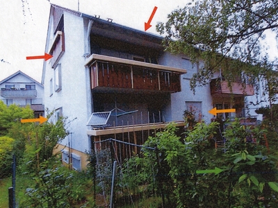 Zwei Wohnungen und eine Garage in einem Dreifamilienhaus in Akazienweg 16, 70839 Gerlingen - Bild 1