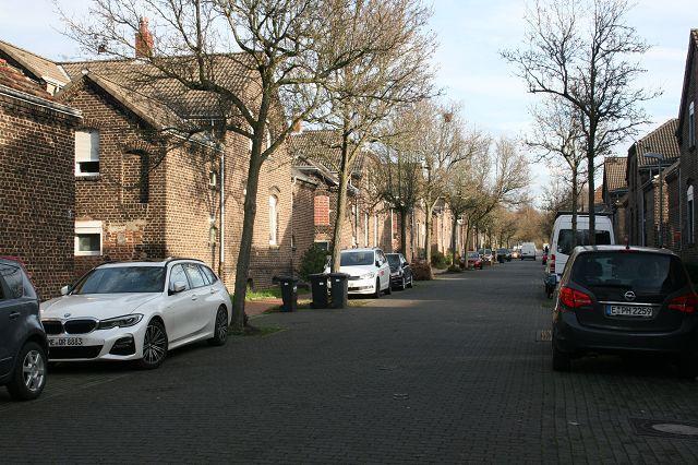 Einfamilienhaus, unbebautes Grundstück (1/2 Miteigentumsanteil) in Essen - Bild 1