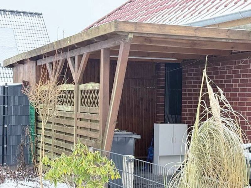 Einfamilienhaus mit Carportanbau in Schwerin - Bild 2
