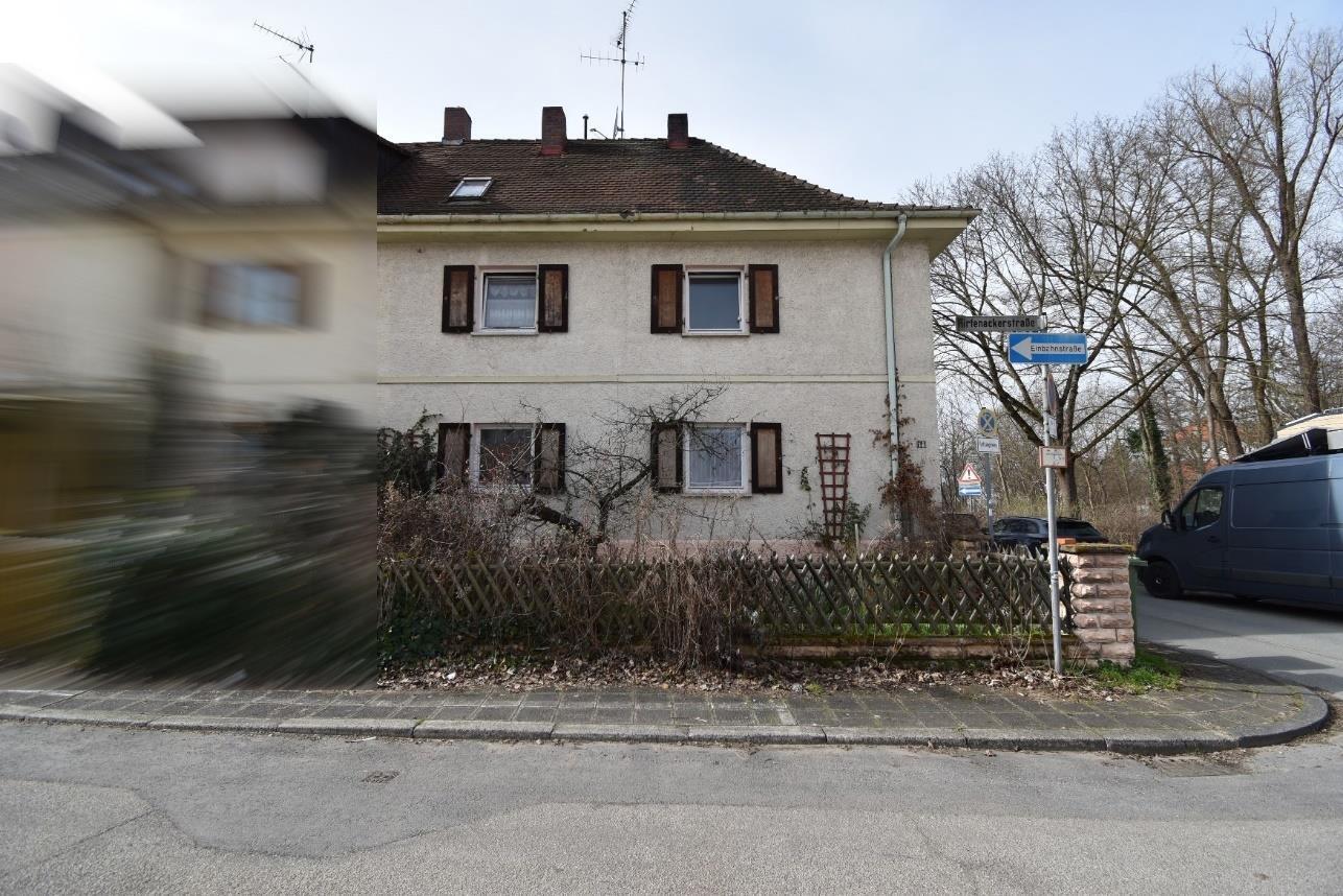 Reiheneckhaus Baujahr 1928 Wohnfläche ca 124 qm sanierungsbedürftig in Zirndorf - Bild 1