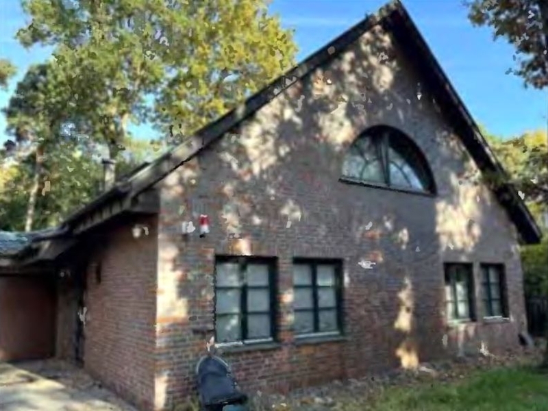 Einfamilienhaus mit Doppelgarage und Zweifamilienhaus mit Garage in Kleinmachnow - Bild 1