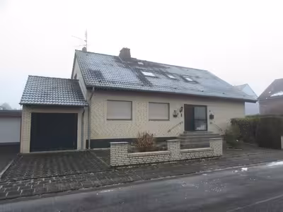unbebautes Grundstück, Zweifamilienhaus, Garage, unbebautes Grundstück, Zweifamilienhaus, Garage in Ringstraße 14, 50189 Elsdorf - Bild 1