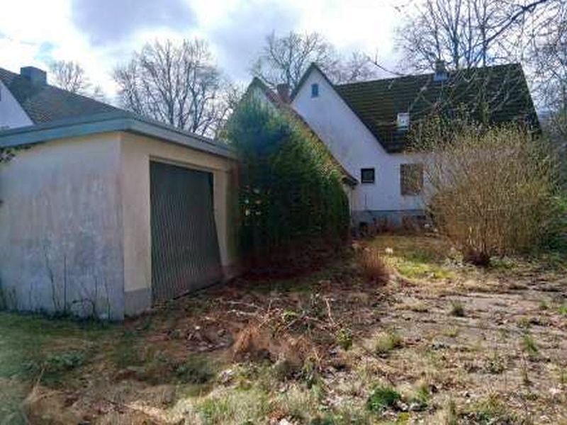 Einfamilienhaus (nicht bewohnbarer Zustand) mit Garage in Ahrensburg - Bild 3