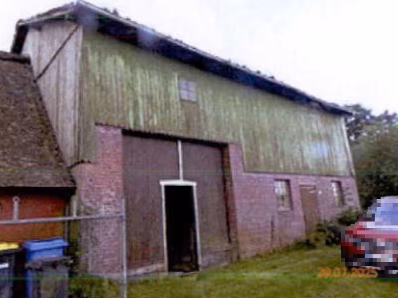 Reetdachkate mit abrissreifem Anbau und Lagerschuppen in Frestedt - Bild 4