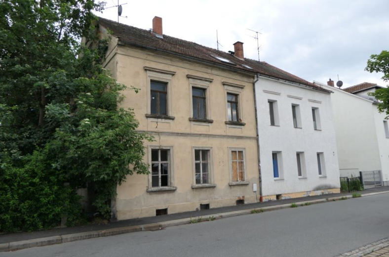 2 Wohngebäude mit abrissreifen teilmassiven Nebengebäude in Zittau - Bild 2