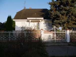 Grundstück mit Einfamilienhaus in Berlin - Bild 1