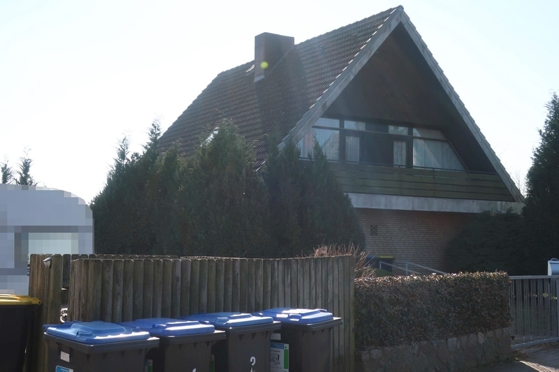 Einfamilienhaus mit Carports/Überdachunge, Holzgartenhaus u.a. in Bäk - Bild 1
