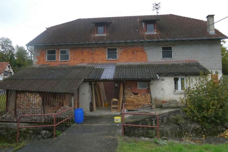 Einfamilienhaus, ehem. Wirtschaftsgebäude u.a. und Landwirtschaftsflächen in Creglingen - Bild 2