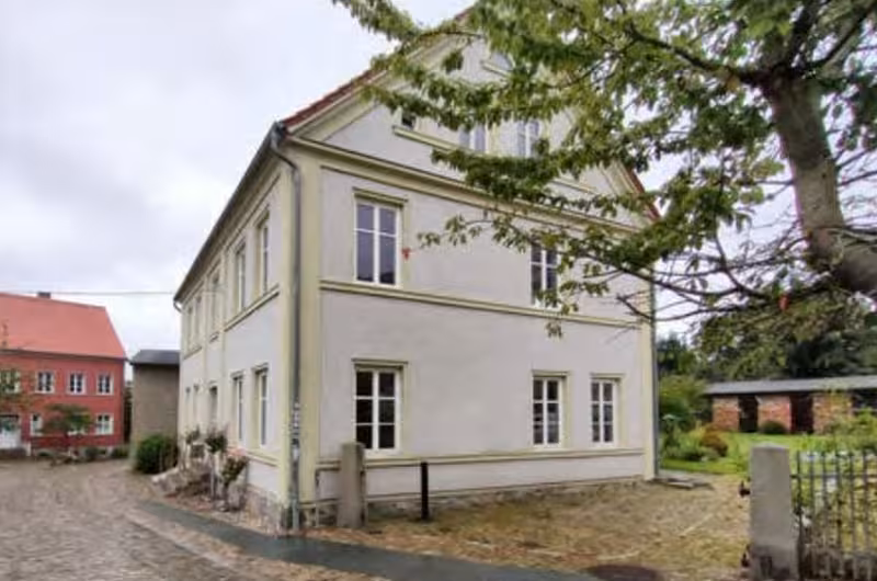Wohnhaus mit Anbau und Nebengelass in Sagard - Bild 3