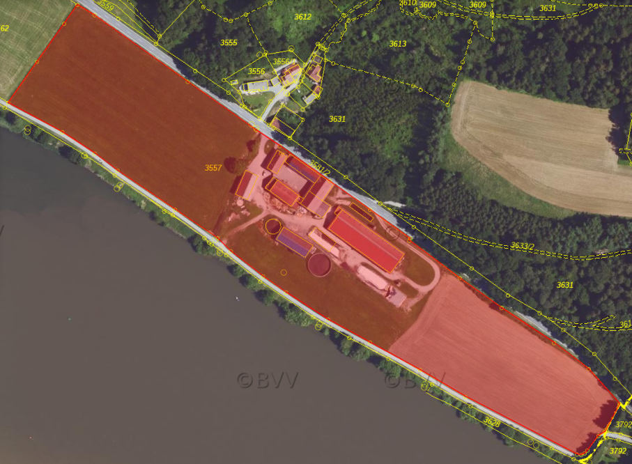 gewerblich genutztes Grundstück, land- und forstwirtschaftlich genutztes Grundstück, Landwirtschaftliche Hofstelle in Windorf - Bild 1