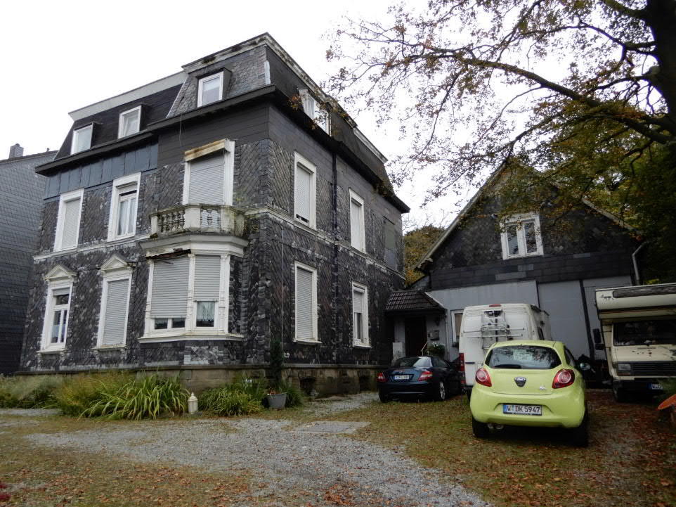 Sanierungsbedürftiges Dreifamilienwohnhaus in Wuppertal - Bild 1