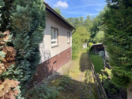 Garage, Einfamilienhaus, Einfamilienhaus mit Einliegerwohnung und Garagenanbau in Windeck - Bild 3