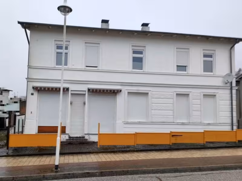 Grundstück mit 4 Häusern und Nebenanlagen in Sassnitz - Bild 2