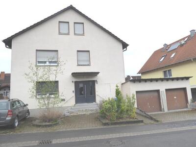 Mehrfamilienhaus, Garage in Am Bergweg 6, 63762 Großostheim, Pflaumheim - Bild 1