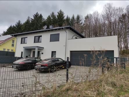 Einfamilienhaus, Garage in Hausen - Bild 1