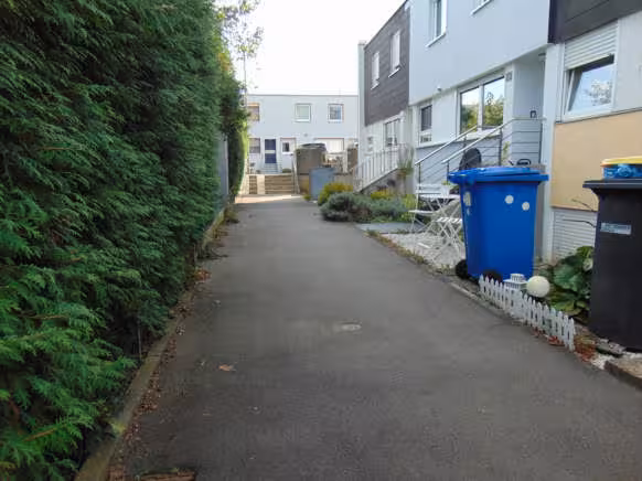 Einfamilienreihenmittelhaus, Hofraum, Garten, Garage in Höchberg - Bild 7