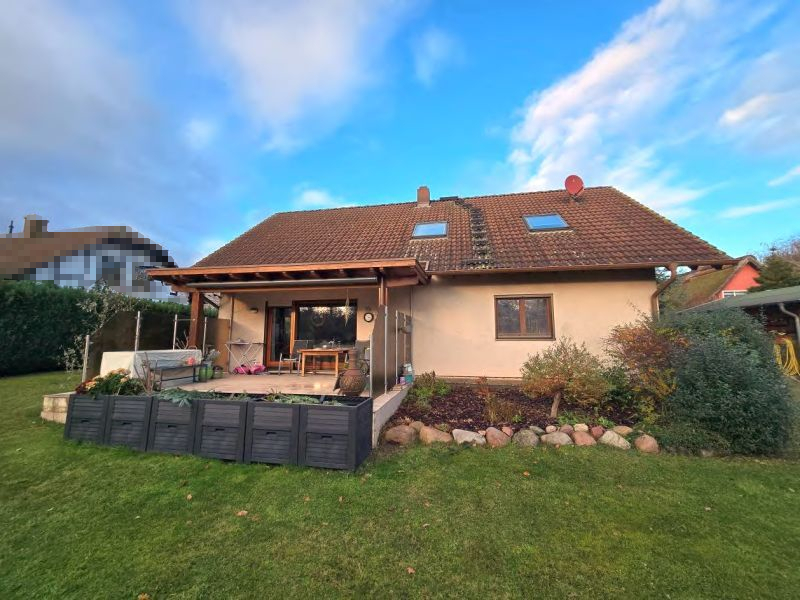 Einfamilienwohnhaus mit Gartenhaus in Zempin - Bild 1