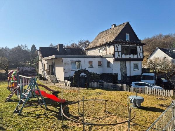 Zweifamilienhaus, Eigentumswohnung (3 bis 4 Zimmer) in Steinperf - Bild 4