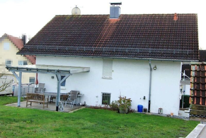 Einfamilienhaus mit teilintegrierter Doppelgarage in Eislingen/Fils - Bild 1