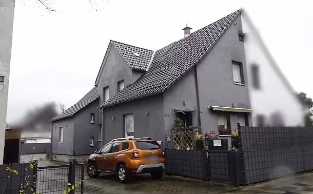 Zweifamilienhaus, Doppelhaushälfte, ungenehmigte An- und Umbauten in Herten - Bild 2