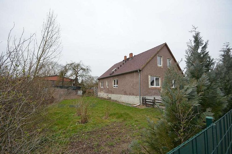Einfamilienhaus und Nebengebäude in Dreetz - Bild 2