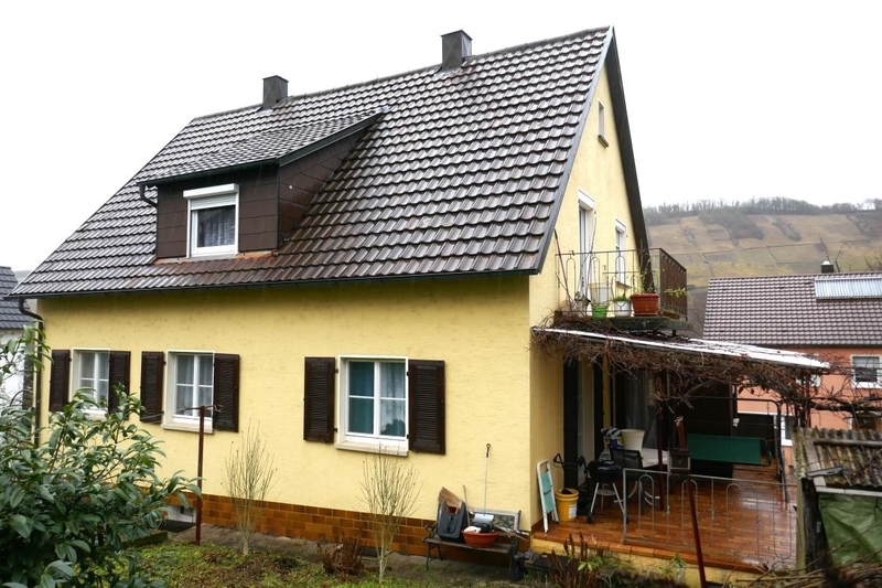 Einfamilienwohnhaus mit Garage, Nebengebäude und Landwirtschaftsfläche in Ingelfingen - Bild 3