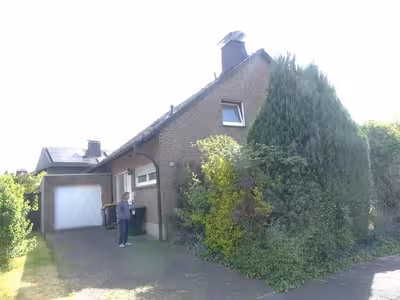 Garage, Einfamilienhaus, anteiliger Weg inkl.anteilige Garage in Niersenbruchstraße 108, 47475 Kamp-Lintfort, Kamperbruch - Bild 1