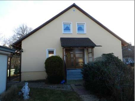 Ein-/Zweifamilienhaus mit zwei Garagen in Schwarzenbruck - Bild 1