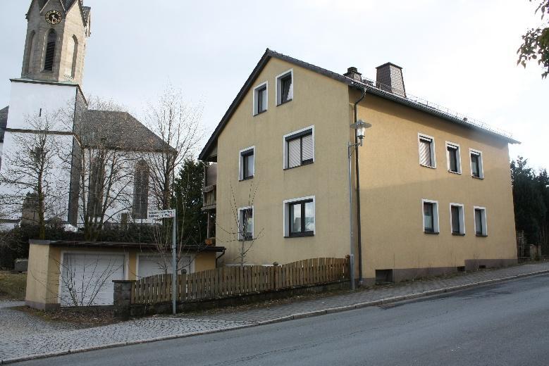 Zweifamilienwohnhaus mit Windfang, Doppelgarage in Schwarzenbach am Wald - Bild 2