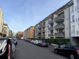 Eigentumswohnung (3 bis 4 Zimmer), Wird abweichend von der Teilungserklärung zusammen als 1 Einheit genutzt. Sondernutzungsrecht an einem Tiefgaragenstellplatz in einem Doppelparker unten in Köln - Bild 4