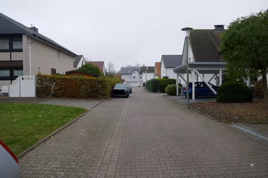 Einfamilienhaus, Reihenhaus, Carport in Steinhagen - Bild 2