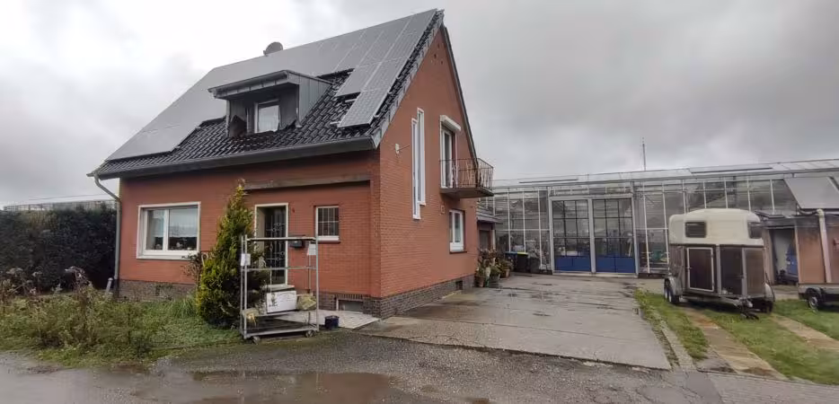 Garage, Einfamilienhaus, landwirtschaftlich genutztes Grundstück in Wesel - Bild 1