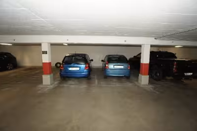 Eigentumswohnung (3 bis 4 Zimmer), Kfz-Stellplatz (Tiefgarage) in Martin-Luther-Straße  24, 81539 München - Bild 2