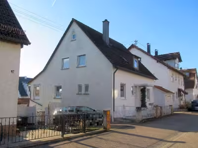 Einfamilienhaus mit Einzelgarage und Schwimmbecken im Garten in Keplerstraße 10, 73249 Wernau - Bild 1
