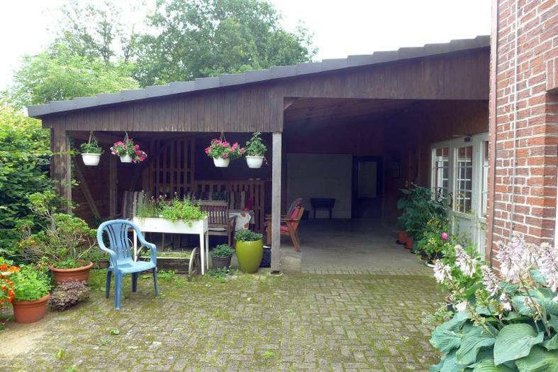 Zweifamilienhaus mit Nebengebäuden und Garten-/Grünland in Brokstedt - Bild 2