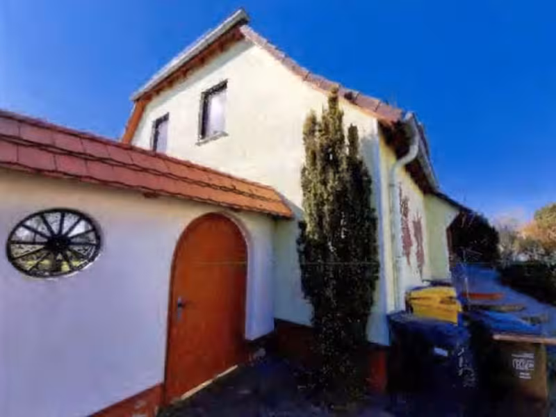 Doppelhaushälfte mit Doppelgarage, Gewächshaus und Schuppen in Altenpleen - Bild 1