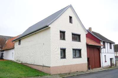 Einfamilien-Wohnhaus mit Nebengebäuden in Backhausstraße  7, 99713 Helbedündorf , Toba - Bild 1