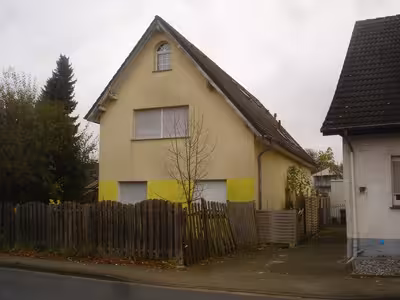 Zweifamilienhaus, Garage in Berliner Straße 18, 32312 Lübbecke - Bild 1