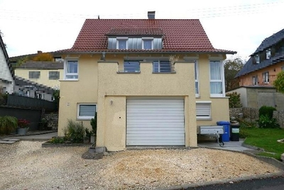 Zweifamilienhaus nebst Garage in Obere Kirchhaldenstraße 7, 73575 Leinzell - Bild 1