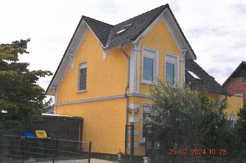 Wohnhaus mit Doppelgarage in Bargteheide - Bild 1