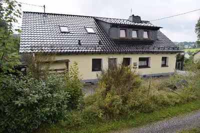 Einfamilienhaus,  mit Einliegerwohnung nebst Carport und Gartenblockhaus in Genklerhardt 9, 51647 Gummersbach, Bredenbruch - Bild 2