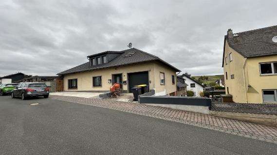 Einfamilienhaus, Garage, unbebautes Grundstück in Lohrheim - Bild 3